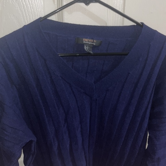 Forever 21 Navy Blue Striped V Neck Stretchy sweater size Small - Picture 2 of 3